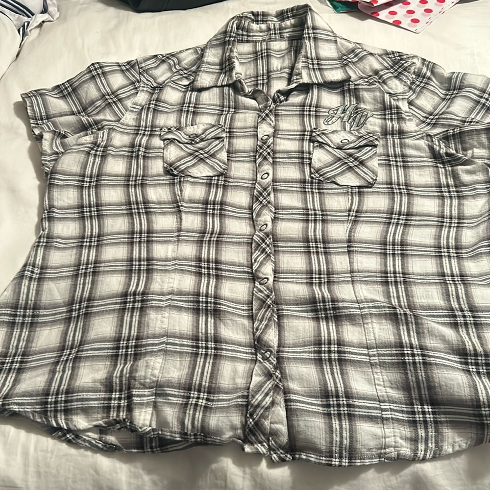 Ladies size medium snap short sleeve gray, white and silver Harley Davidson top